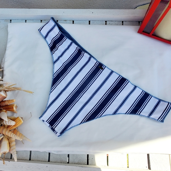 NWOT Ripcurl Women's Bikini Bottom Blue White Stripe Cheeky Coverage - Picture 4 of 11